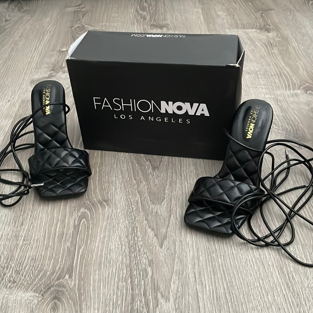 Fashonnova high heels with laces